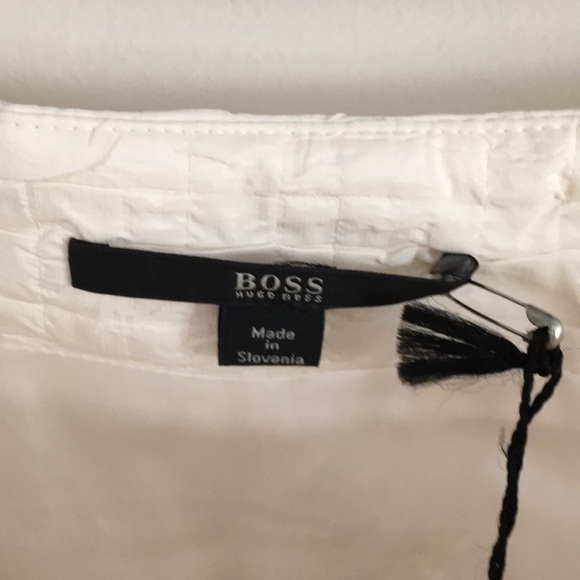 Hugo Boss cream skirt. - Picture 3 of 3